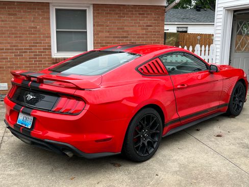 Used 2018 Ford Mustang Premium w/ Ecoboost Performance Package RWD image 4