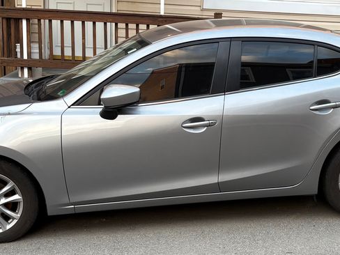 Used 2016 MAZDA MAZDA3 i Sport w/ Preferred Equipment Package image 5