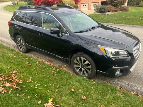 Used 2015 Subaru Outback 2.5i Limited image 1