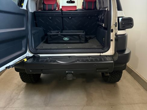 Used 2014 Toyota FJ Cruiser 4WD w/ Upgrade Package image 12