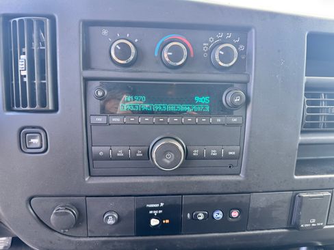 Used 2018 Chevrolet Express 3500 Extended Van 3D w/ Driver Convenience Package image 8