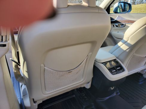 Used 2017 Volvo XC90 T5 Momentum w/ Vision Package image 16