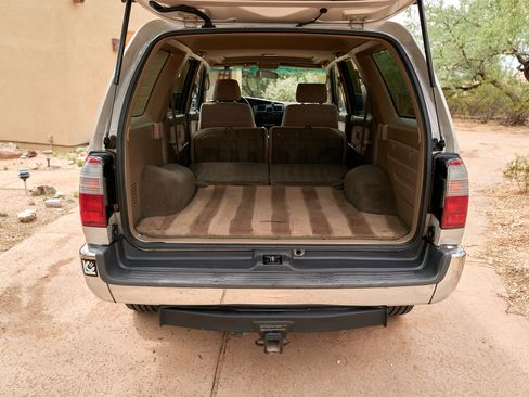 Used 2000 Toyota 4Runner SR5 image 15