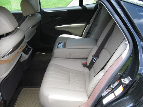 Used 2018 Lexus LS 500 w/ Interior Upgrade Package image 13