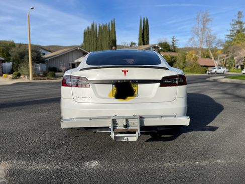 Used 2013 Tesla Model S Performance image 8