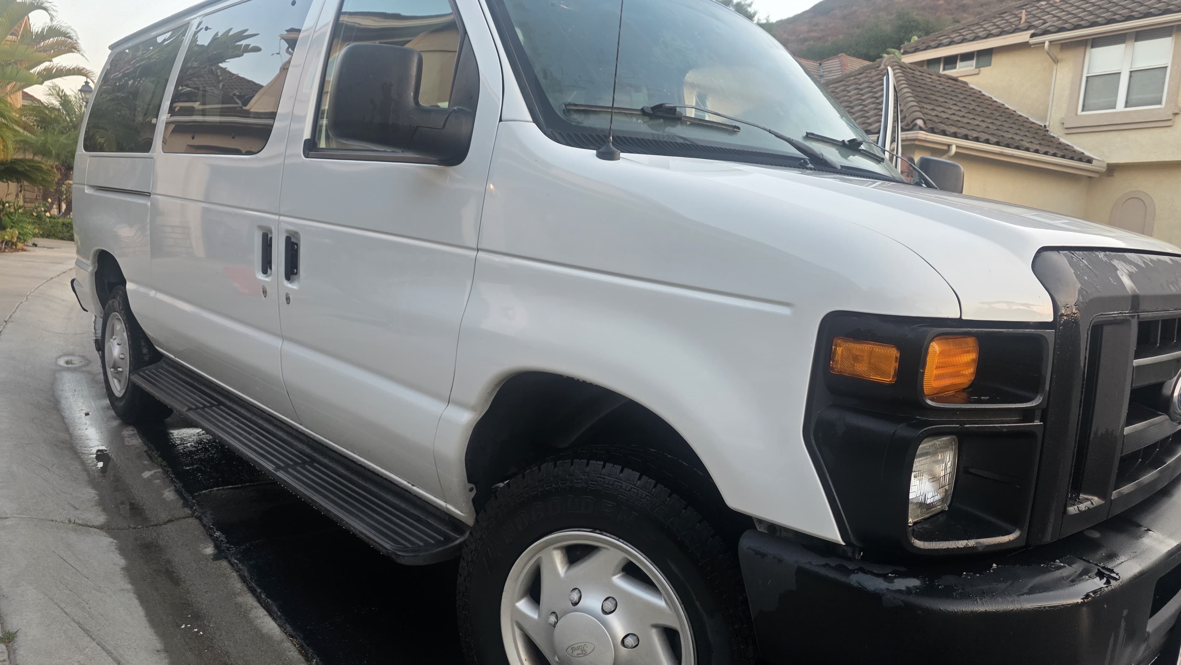 Used 2009 Ford E-350 and Econoline 350 XL RWD image 1