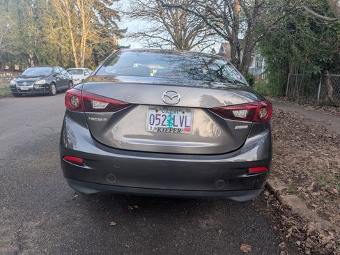 Used 2017 MAZDA MAZDA3 Sport image 5