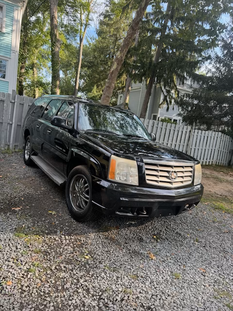 Used 2005 Cadillac Escalade ESV AWD image 4