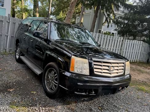 Used 2005 Cadillac Escalade ESV AWD image 4