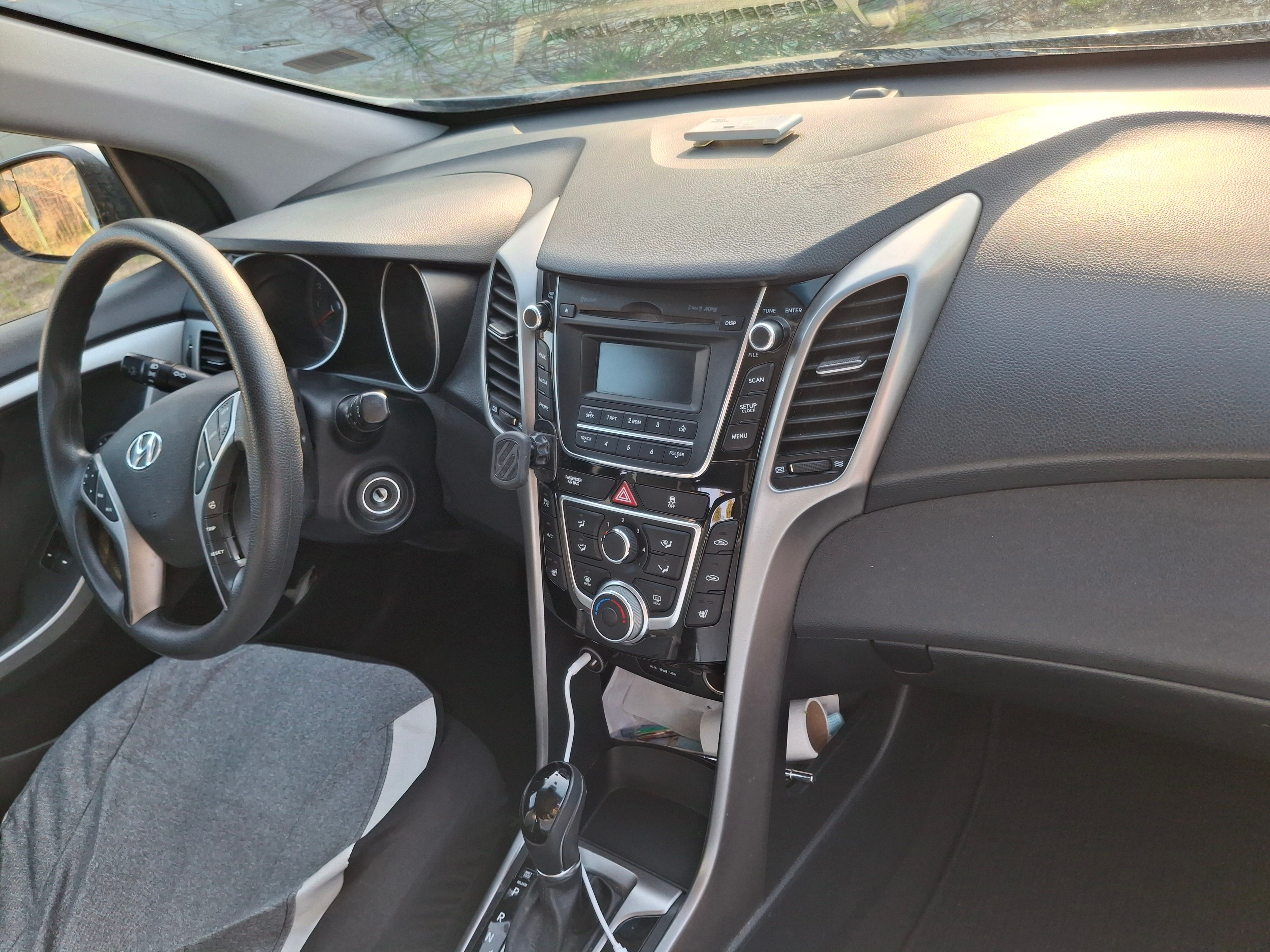 Used 2016 Hyundai Elantra GT FWD image 11