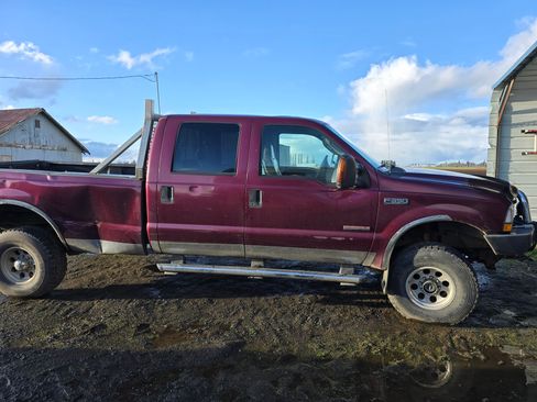 Used 2004 Ford F350 Lariat image 1