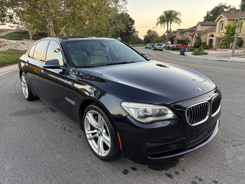 Used 2013 BMW 750i RWD image 8