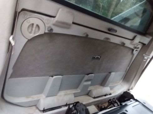 Used 2007 Chevrolet Avalanche LTZ w/ LTZ Preferred Equipment Group image 9