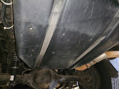 Used 1999 Chevrolet Suburban 2500 w/ Preferred Equipment Group 2 image 27