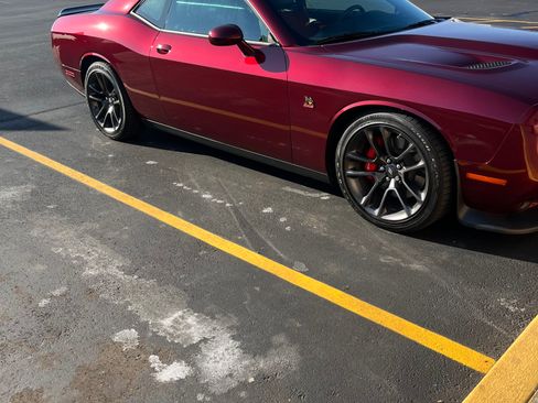 Used 2022 Dodge Challenger R/T Scat Pack w/ Plus Package image 11