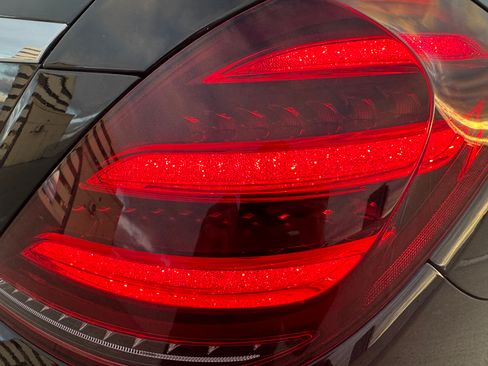 Used 2020 Mercedes-Benz S 560 4MATIC Sedan image 19