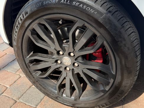 Used 2016 Land Rover Range Rover HSE AWD/4WD image 13