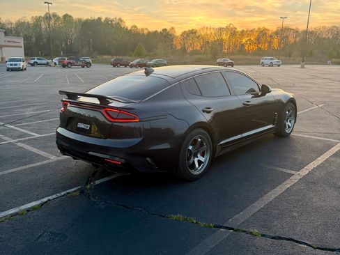 Used 2018 Kia Stinger GT1 image 5
