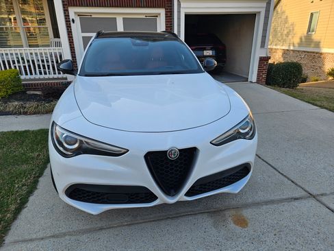 Used 2021 Alfa Romeo Stelvio Ti Sport image 5