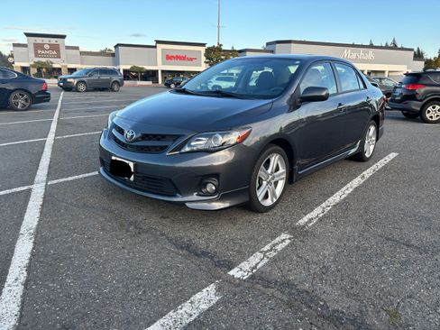Used 2013 Toyota Corolla S w/ Premium Pkg image 9