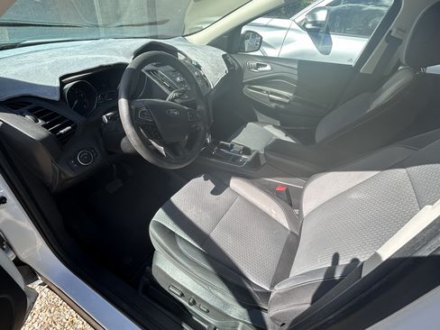 Used 2017 Ford Escape SE image 6