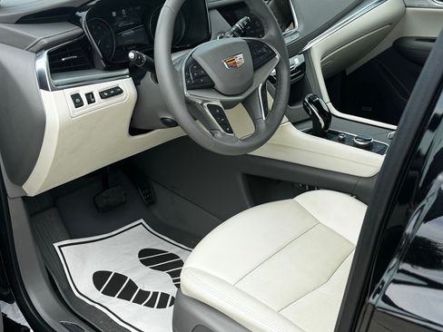 Used 2025 Cadillac XT5 Premium Luxury w/ Technology Package FWD image 9