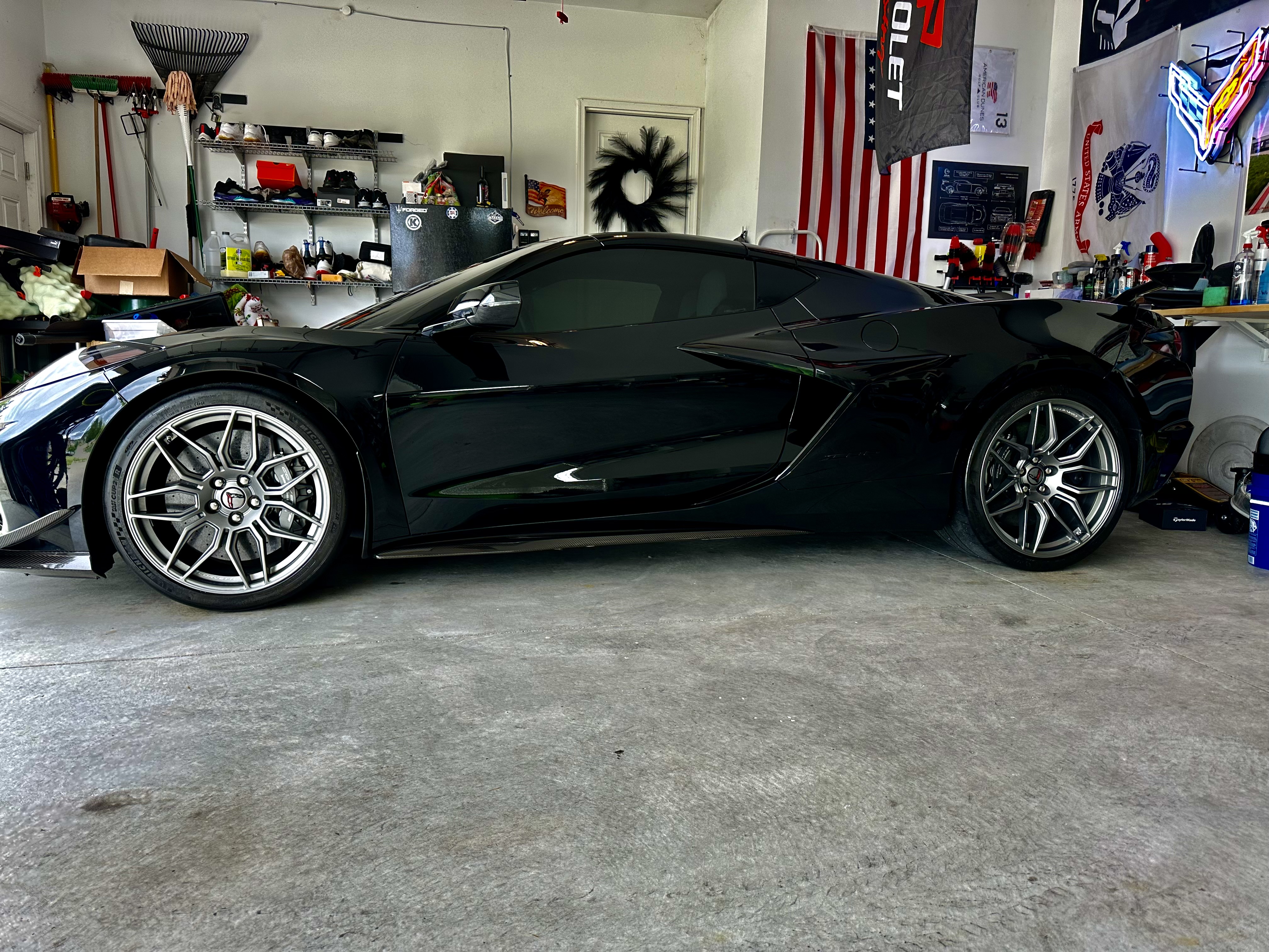 Used 2024 Chevrolet Corvette Z06 w/ Z07 Performance Package RWD image 13