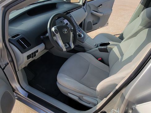 Used 2013 Toyota Prius Two image 15