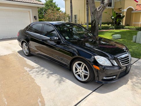 Used 2013 Mercedes-Benz E 350 4MATIC Sedan image 4