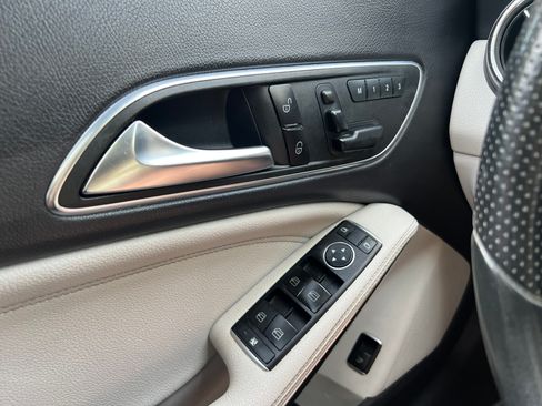 Used 2015 Mercedes-Benz CLA 250 image 16