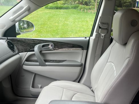 Used 2013 Buick Enclave Leather FWD image 17