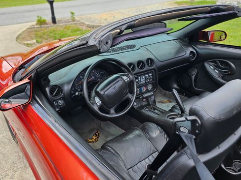 Used 2002 Pontiac Firebird Convertible w/ Sport Appearance Pkg RWD image 8
