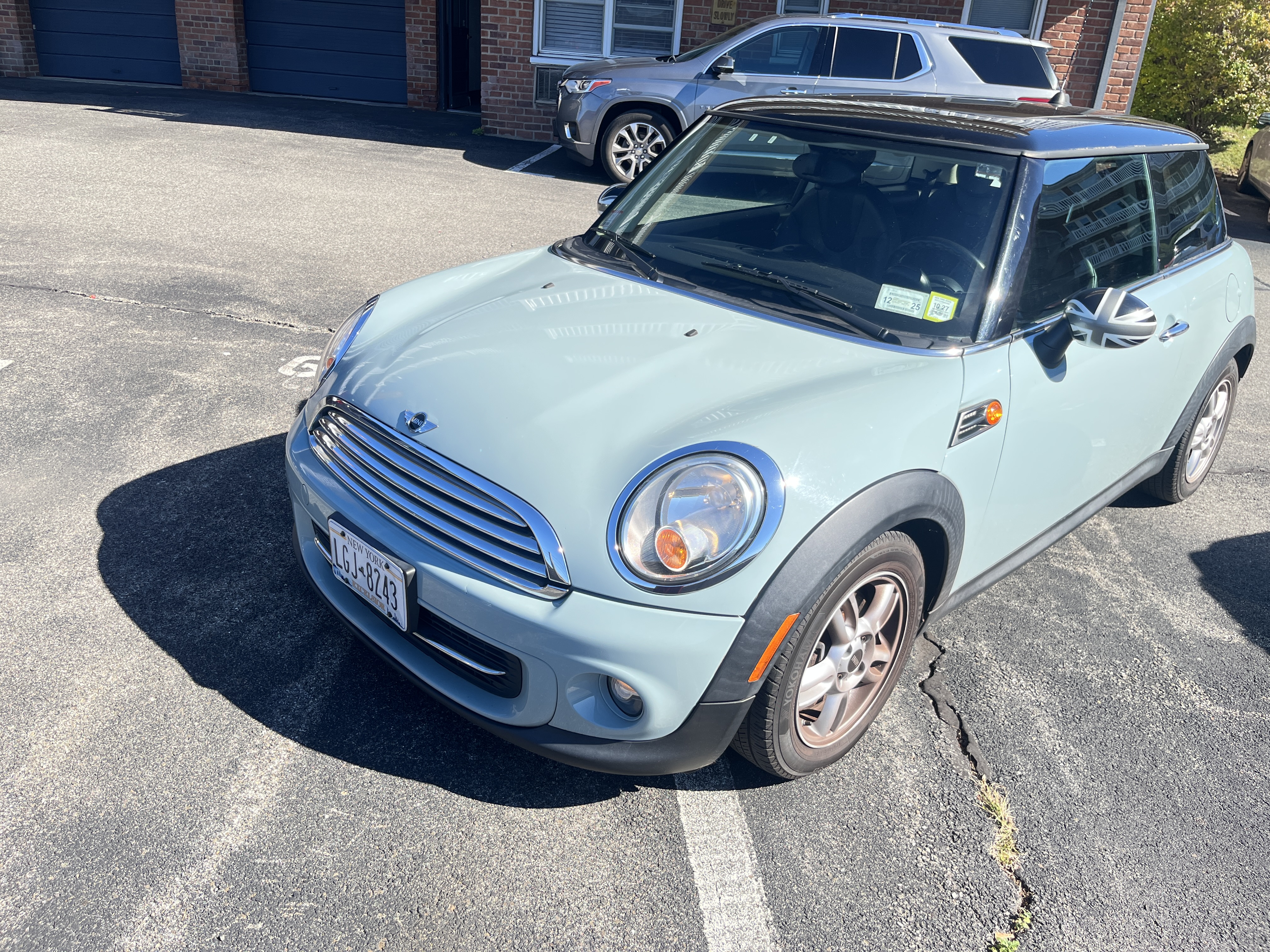 Used 2012 MINI Cooper Hardtop FWD image 1
