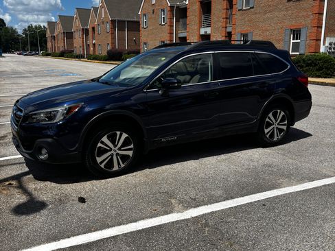 Used 2018 Subaru Outback 2.5i Limited AWD/4WD image 1