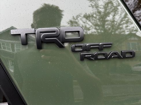Used 2022 Toyota 4Runner TRD Off-Road AWD/4WD image 13