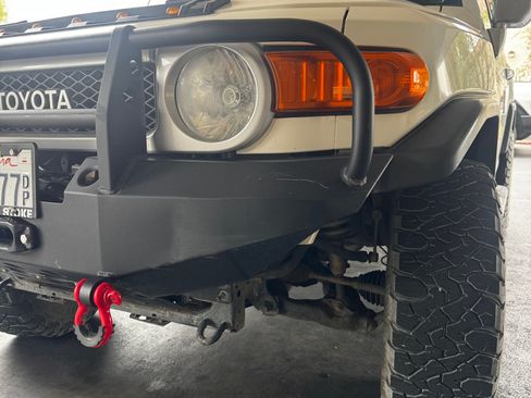 Used 2014 Toyota FJ Cruiser 4WD w/ Upgrade Package image 12