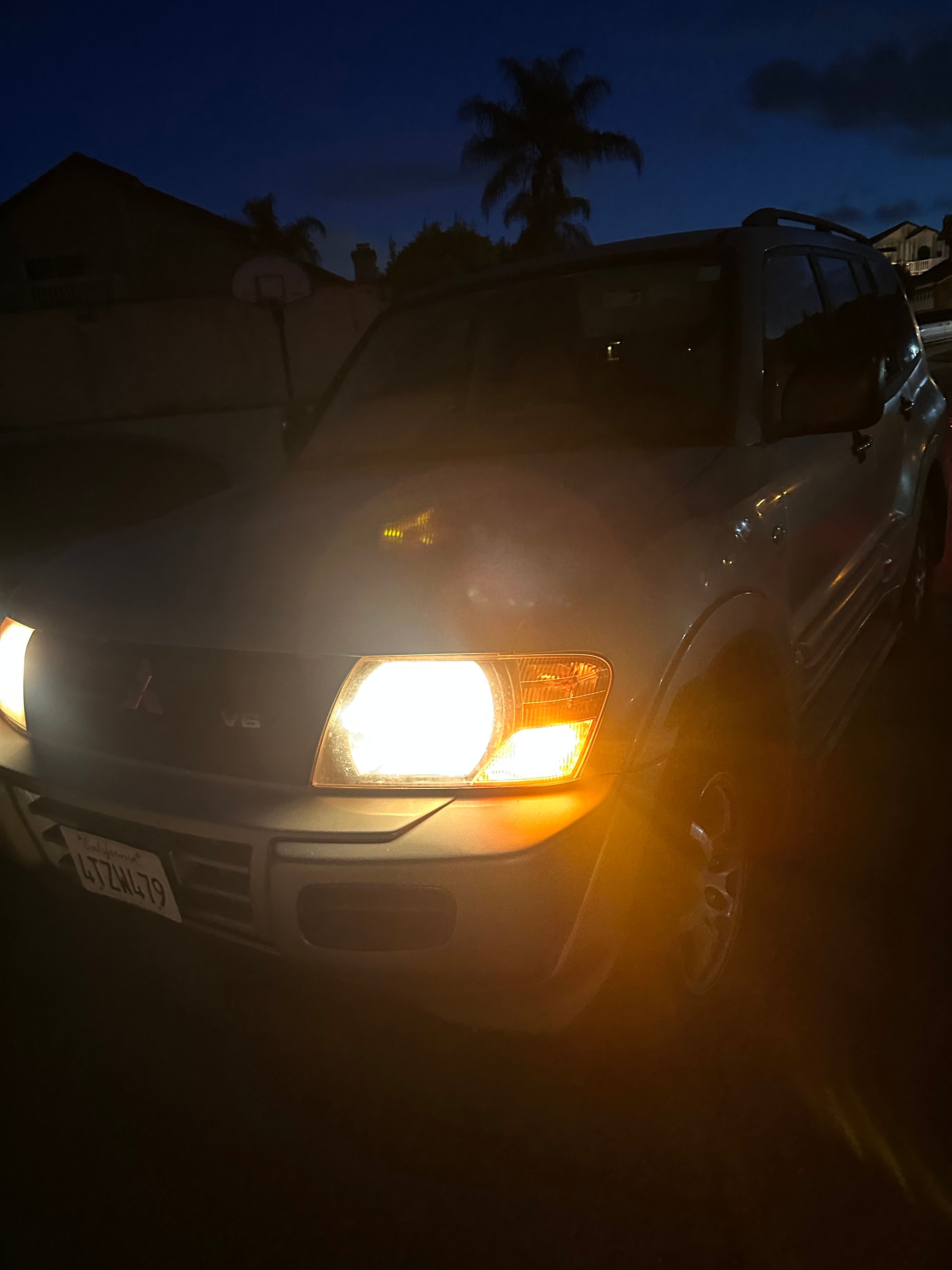 Used 2001 Mitsubishi Montero XLS AWD/4WD image 2