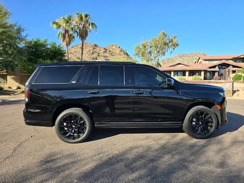 Used 2022 Cadillac Escalade Sport Platinum w/ LPO, ONYX Package image 12