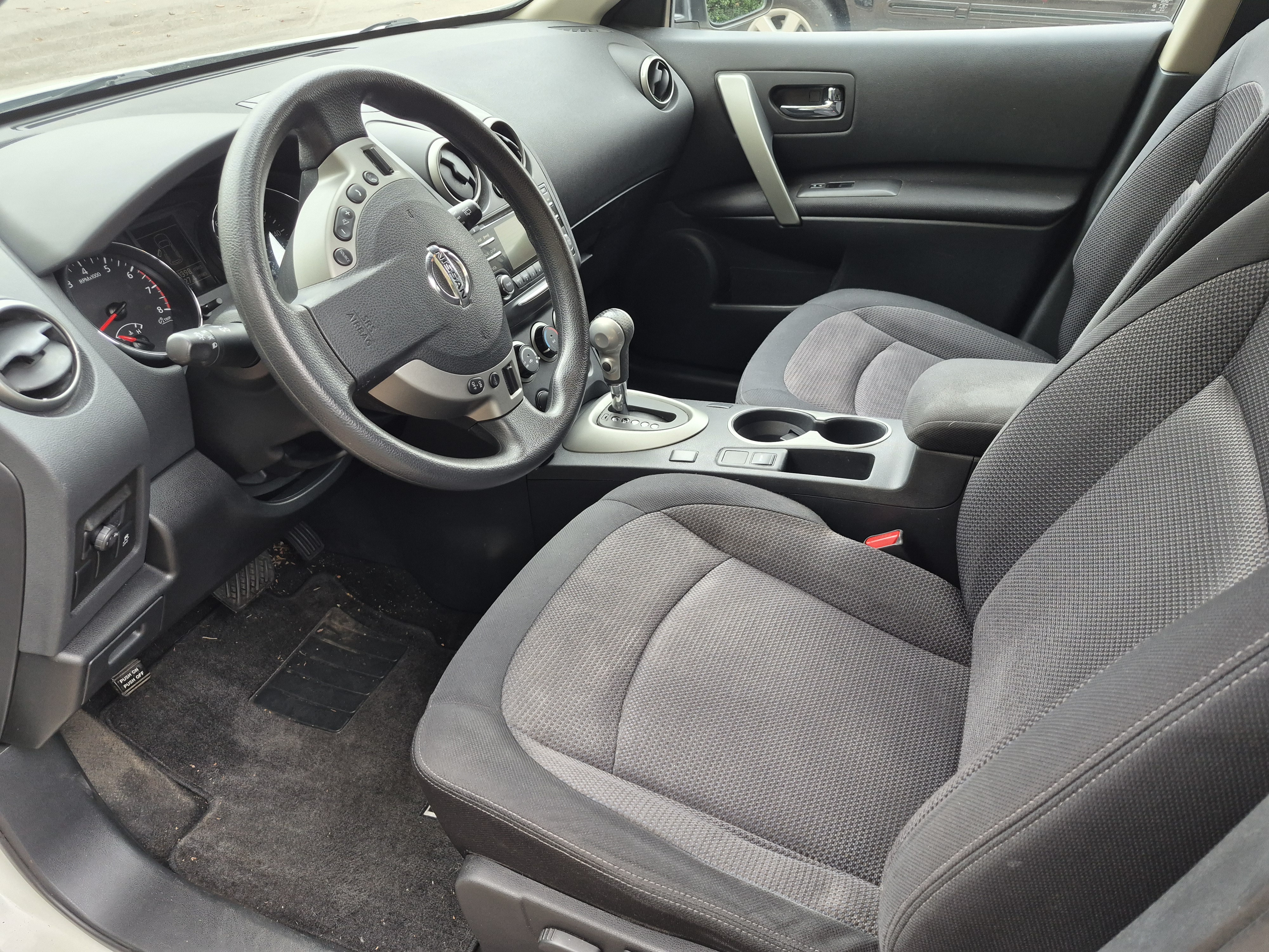 Used 2012 Nissan Rogue SV FWD image 9