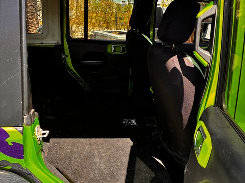 Used 2018 Jeep Wrangler Unlimited Sport S image 10