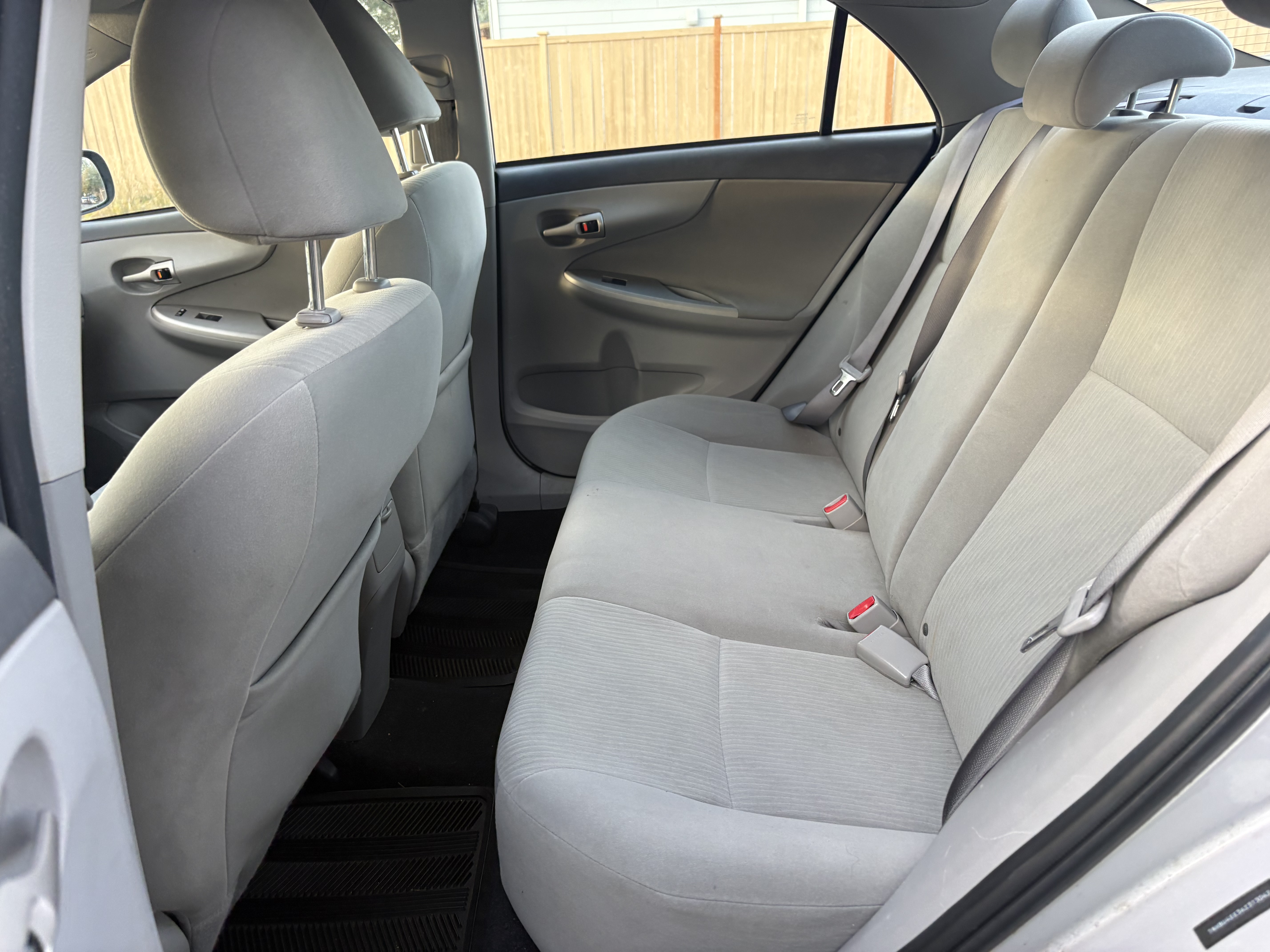 Used 2010 Toyota Corolla LE FWD image 8