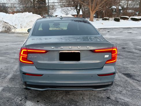 Used 2023 Volvo S60 T8 Plus image 5