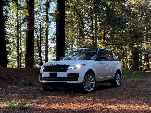 Used 2018 Land Rover Range Rover Supercharged image 5