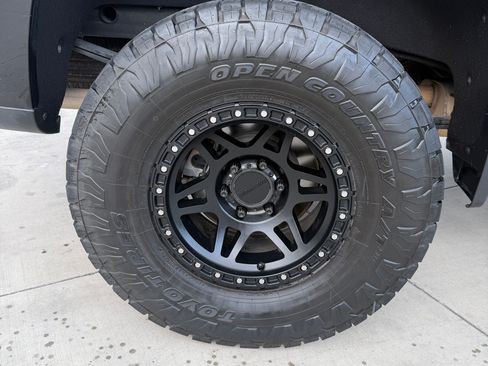 Used 2019 Chevrolet Silverado 1500 LT Trail Boss AWD/4WD image 11