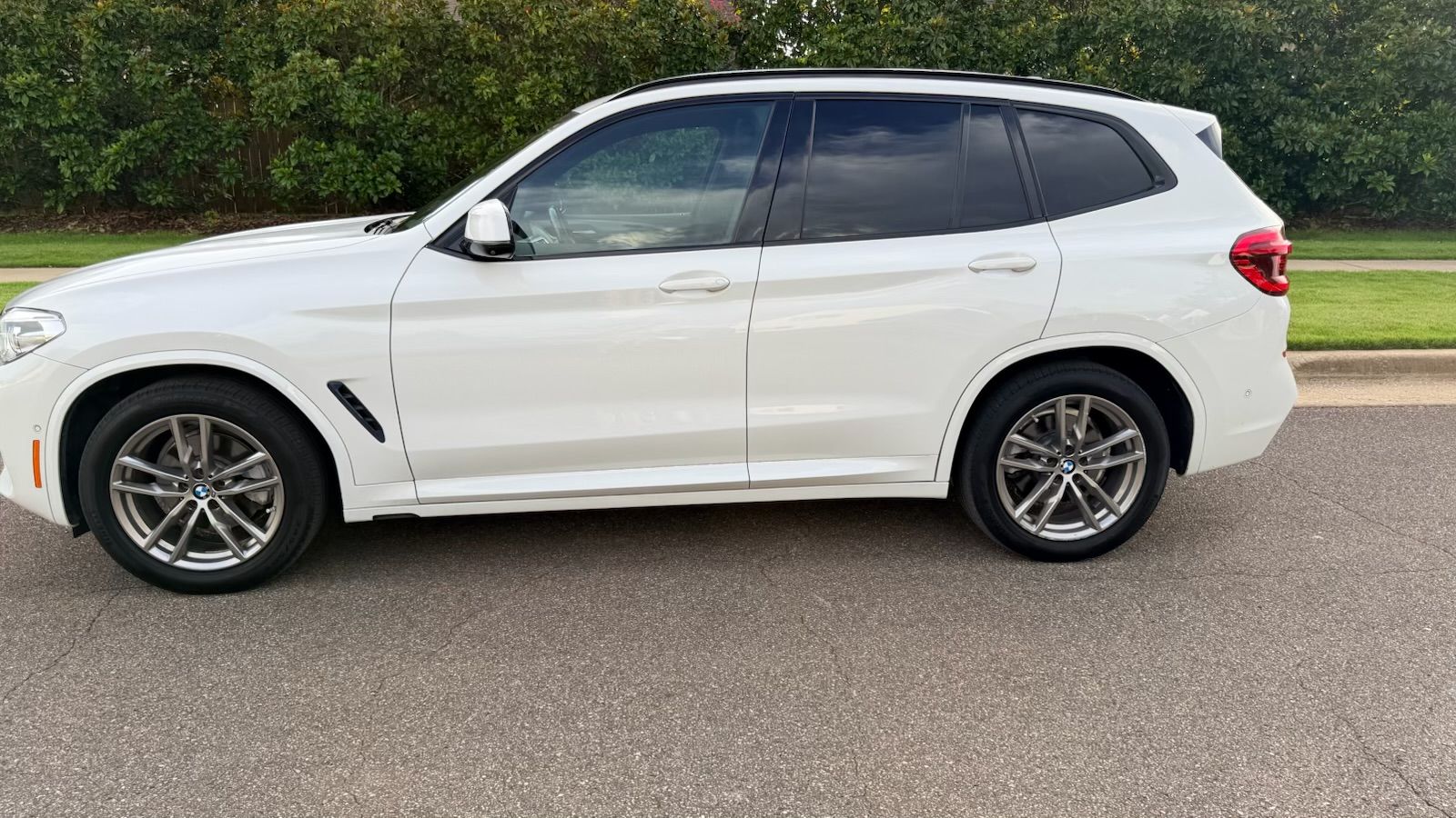 Used 2021 BMW X3 sDrive30i RWD image 1