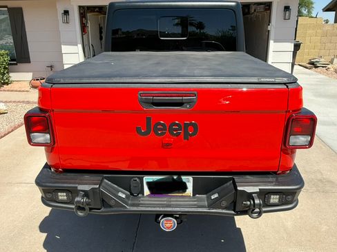 Used 2023 Jeep Gladiator Sport AWD/4WD image 12