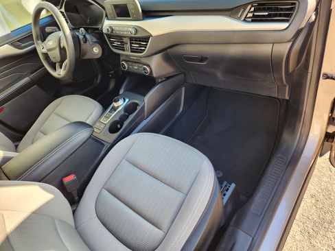 Used 2021 Ford Escape S image 5