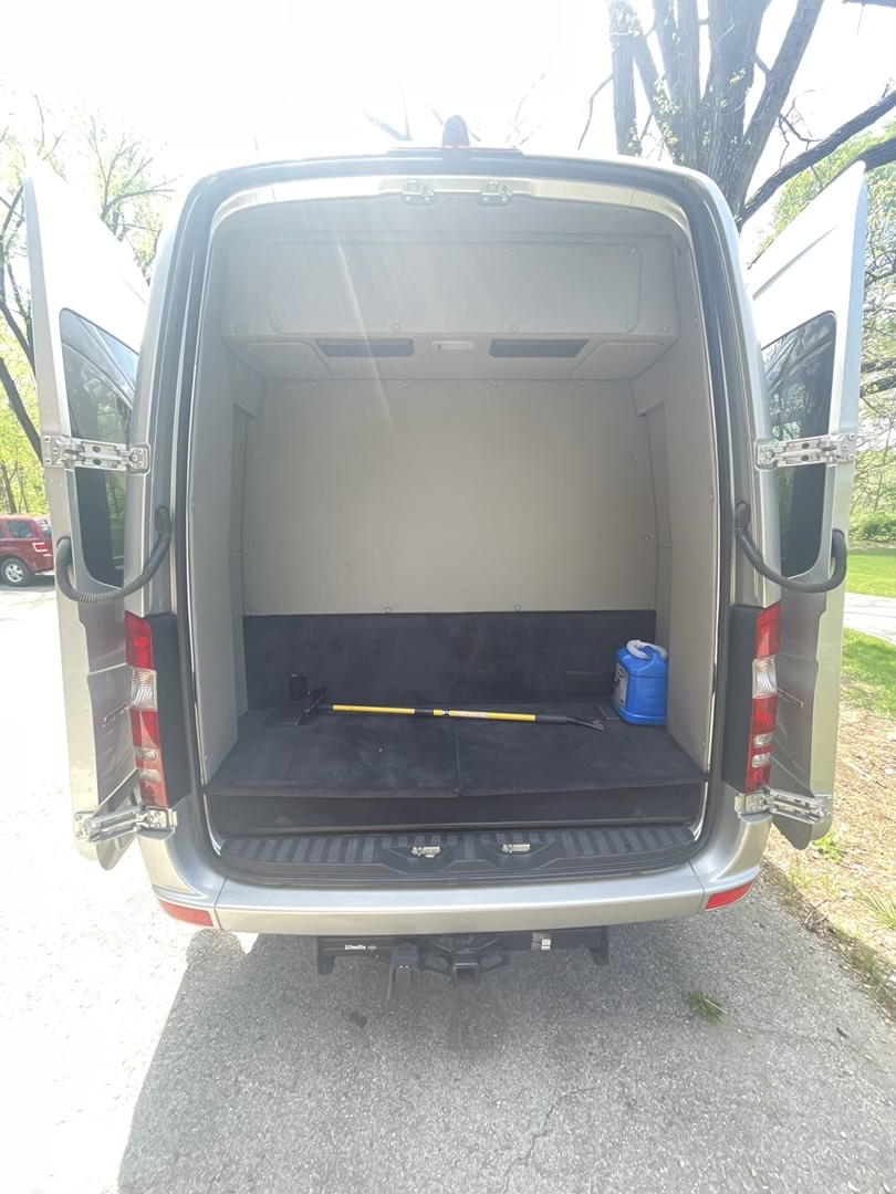 Used 2017 Mercedes-Benz Sprinter 2500 image 10