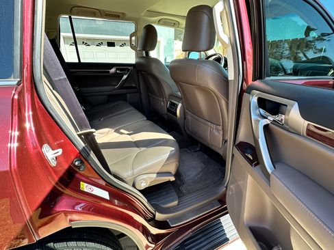 Used 2016 Lexus GX 460 w/ Premium Package image 10