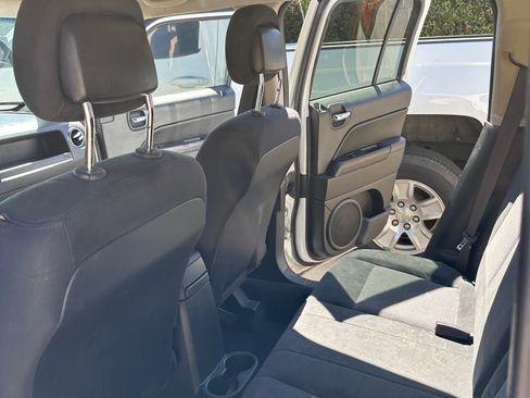 Used 2014 Jeep Patriot Sport image 9